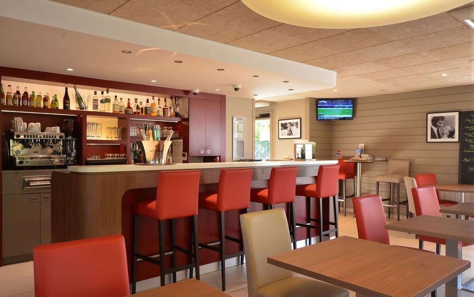 Bar Photo