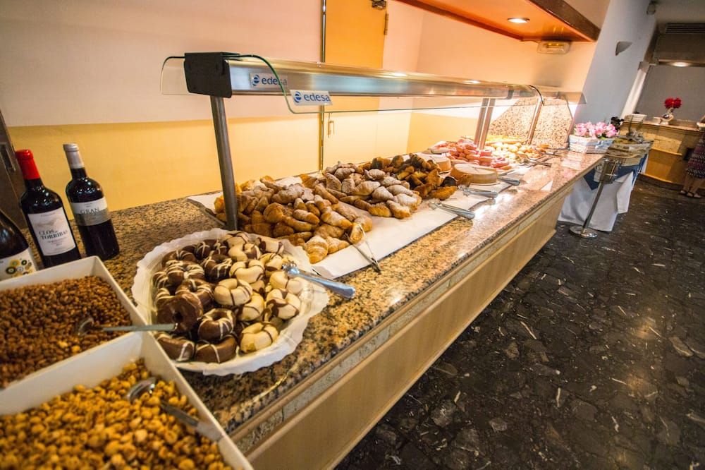 Buffet Photo