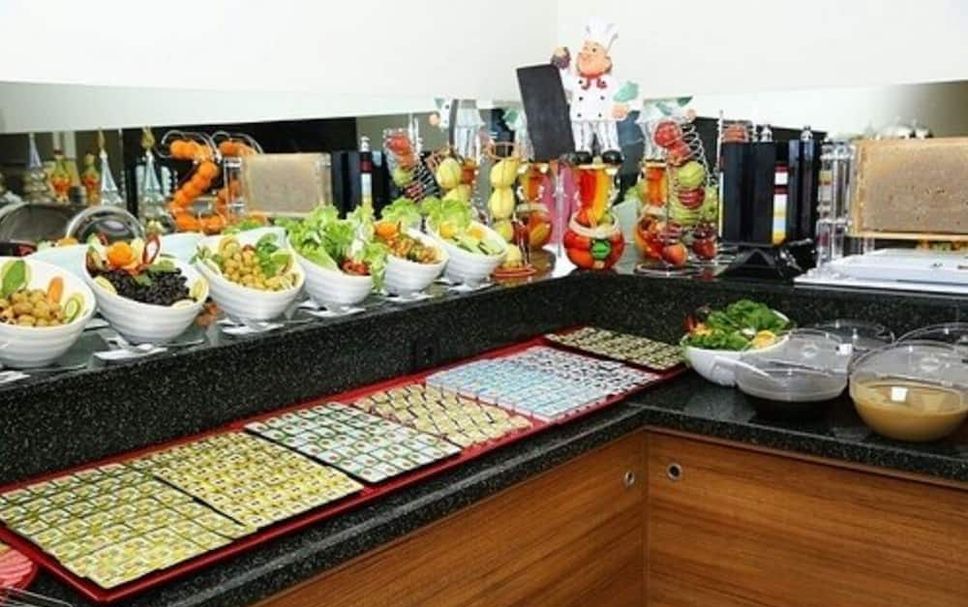 Buffet Photo