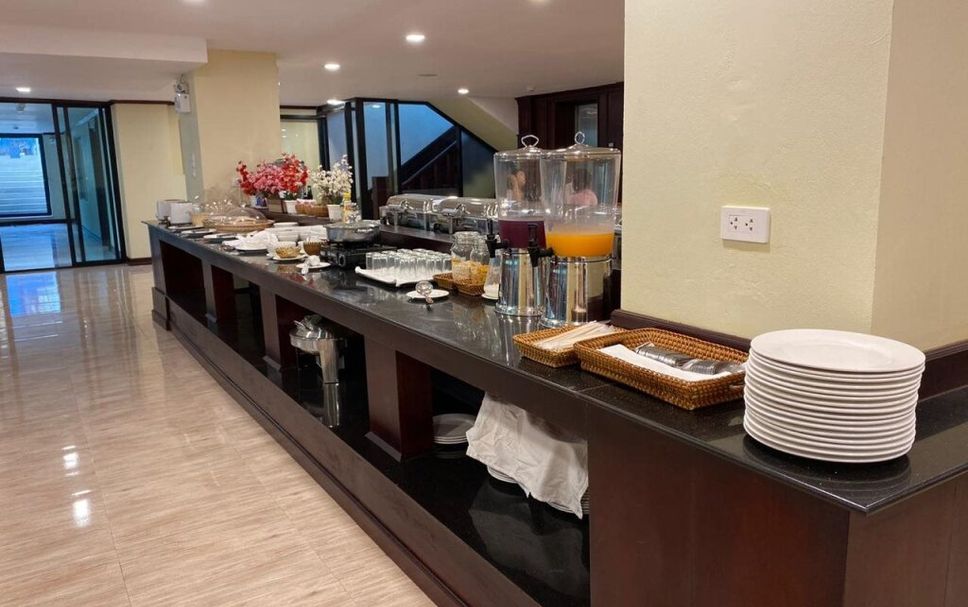 Buffet Photo