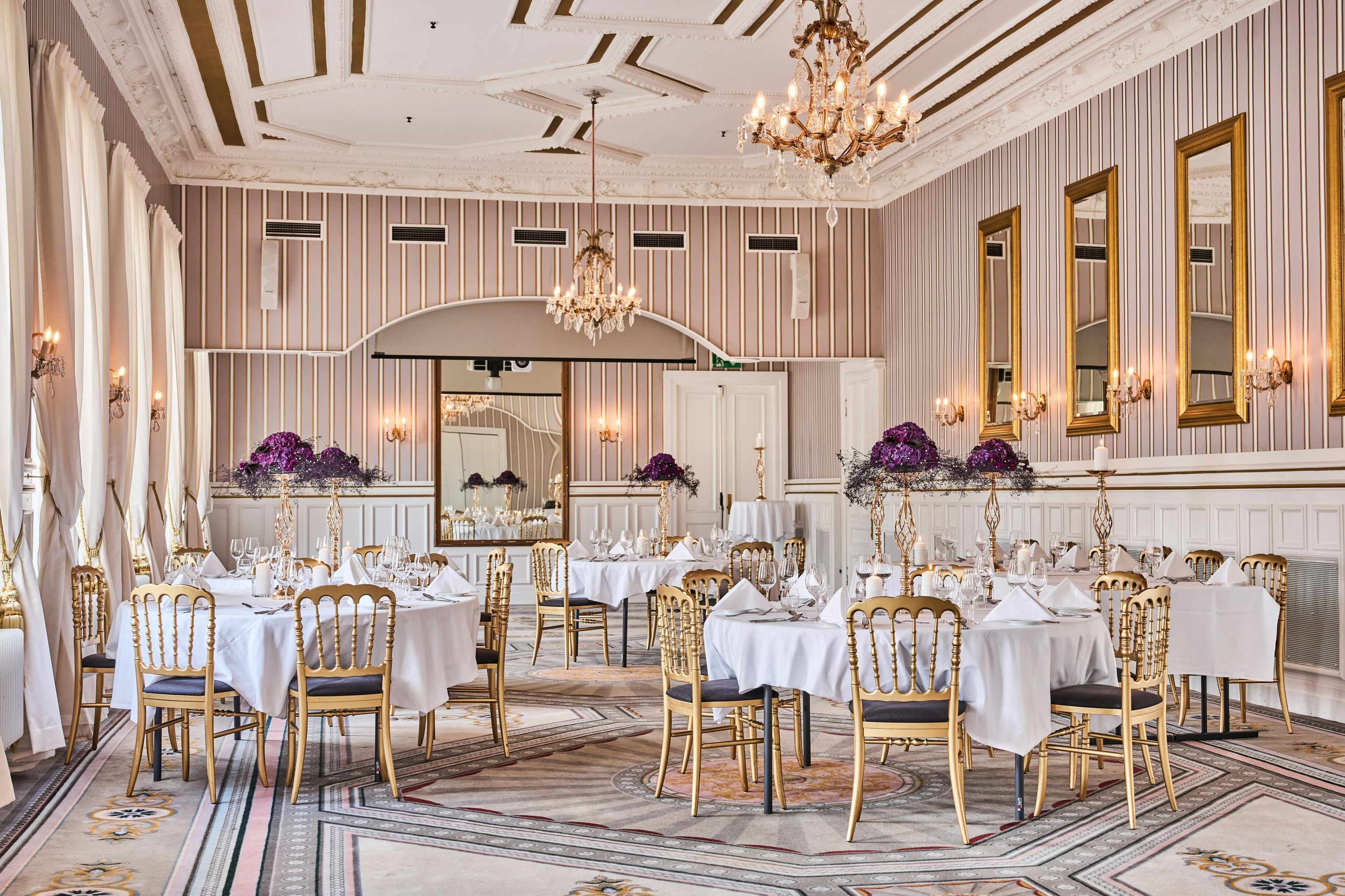 Banquet hall