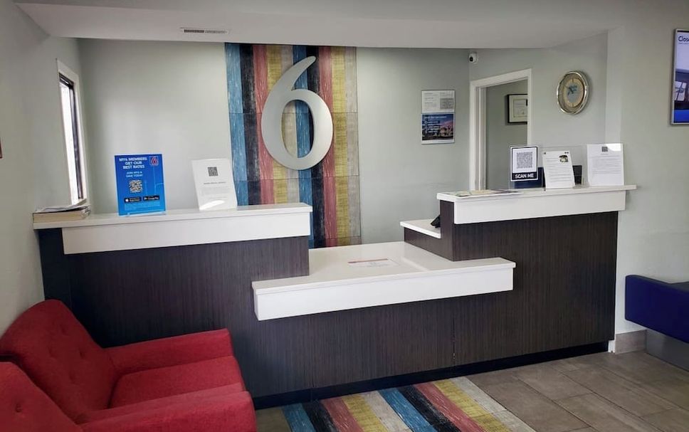 Front desk Photo