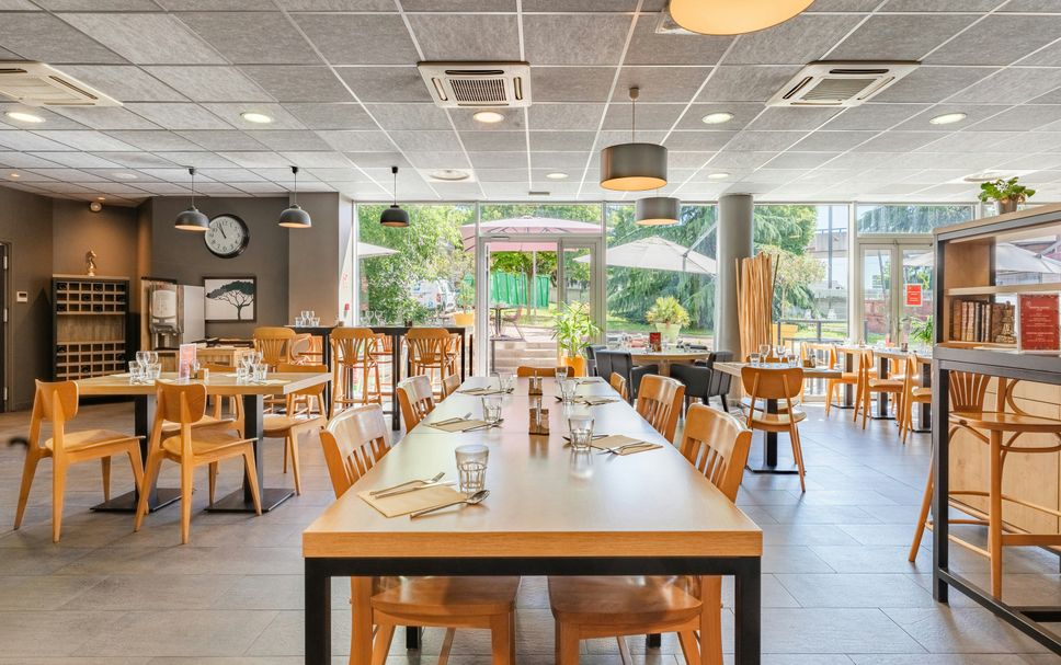 Restaurant Photo