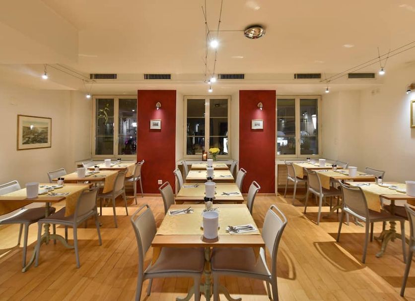 Restaurant Photo