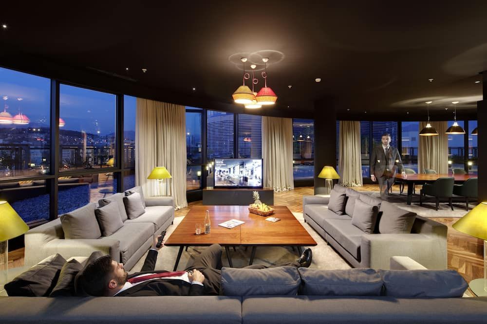 Lounge Photo