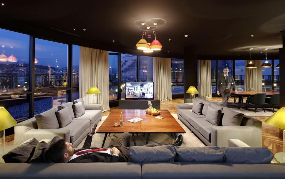 Lounge Photo