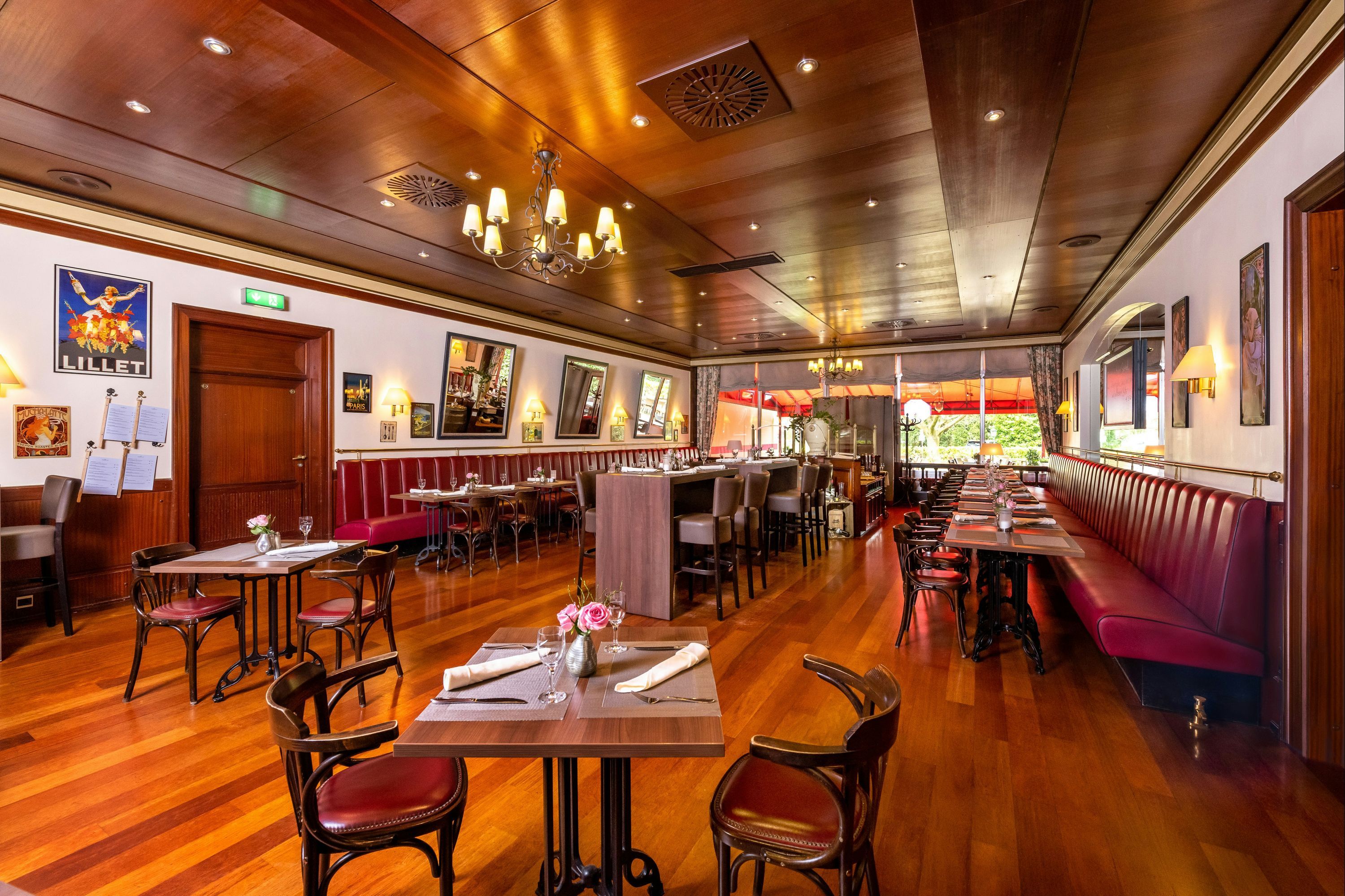 Restaurant Photo