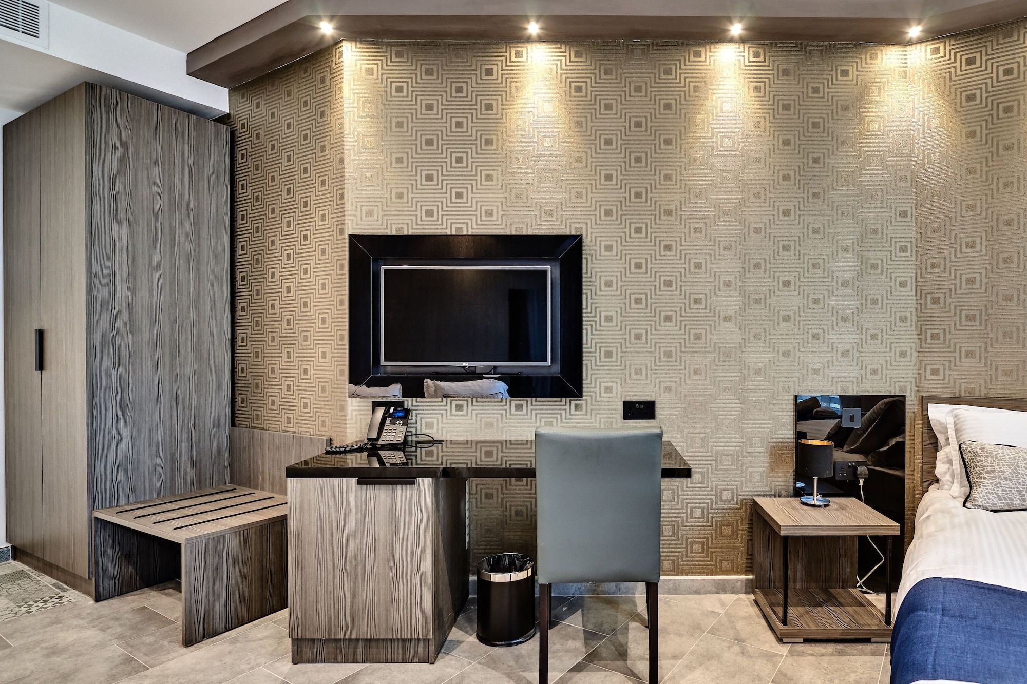 Room amenity