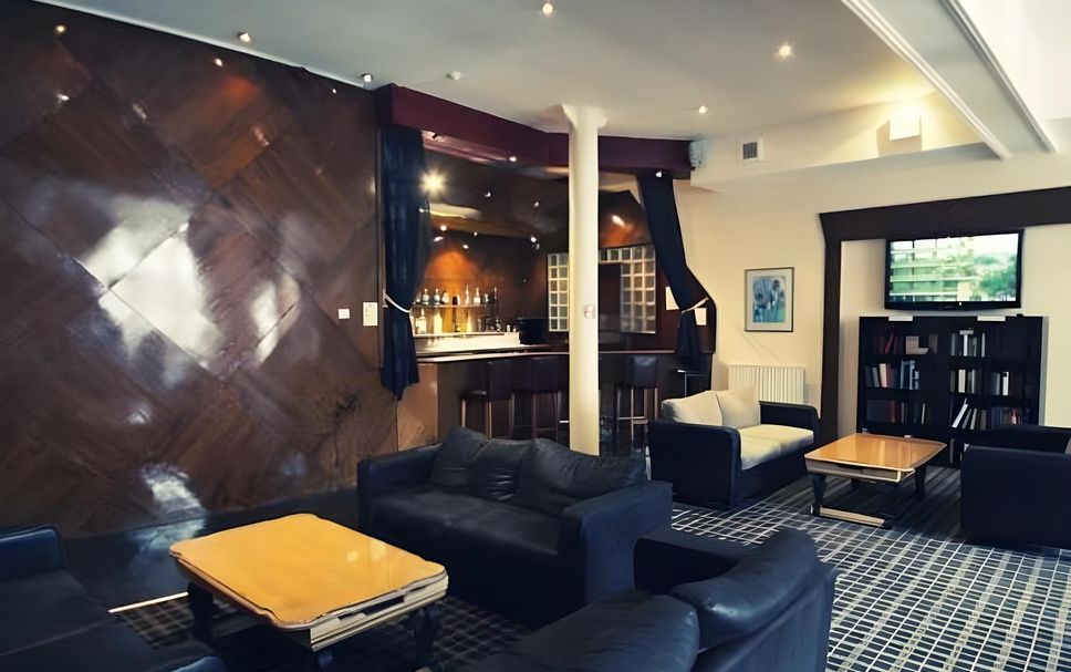 Lounge Photo
