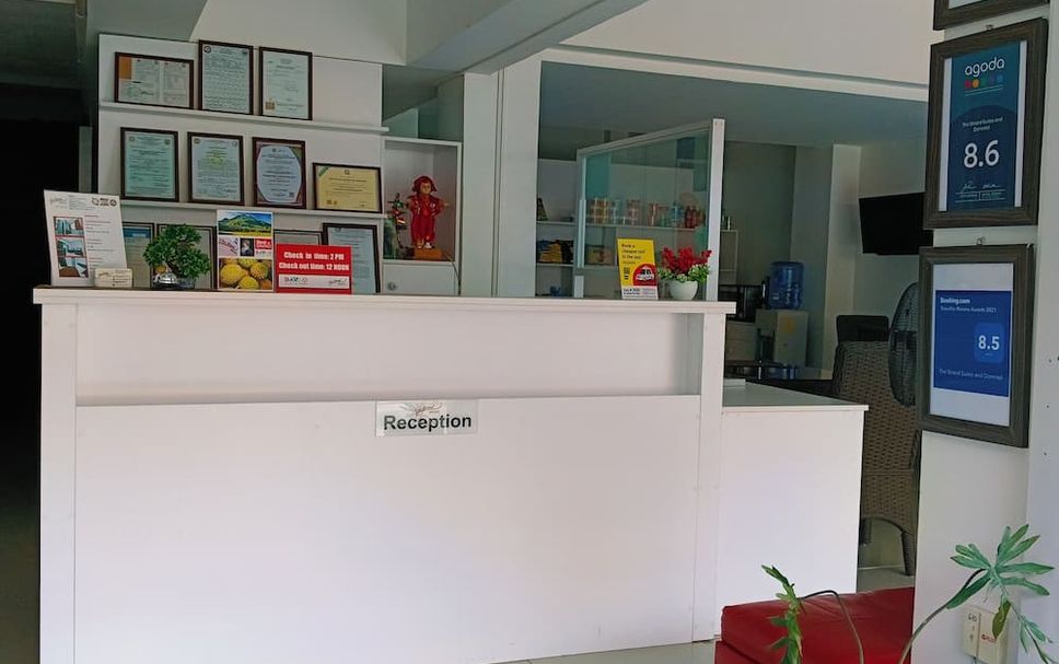 Front desk Photo