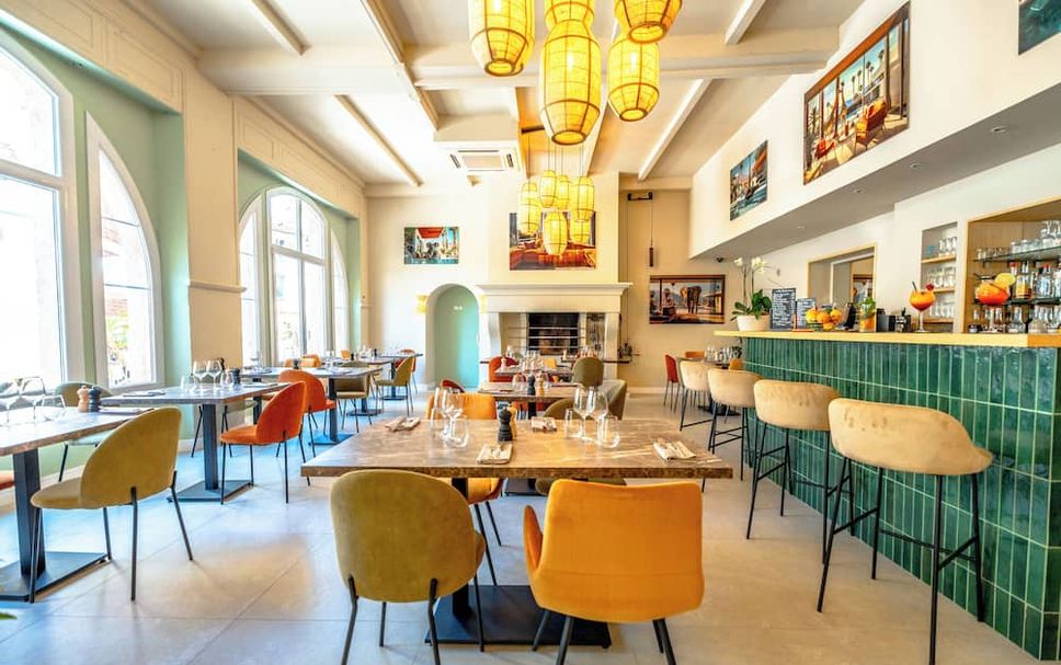 Restaurant Photo