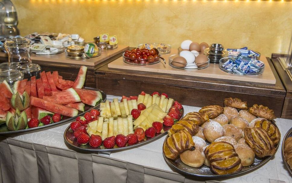 Buffet Photo