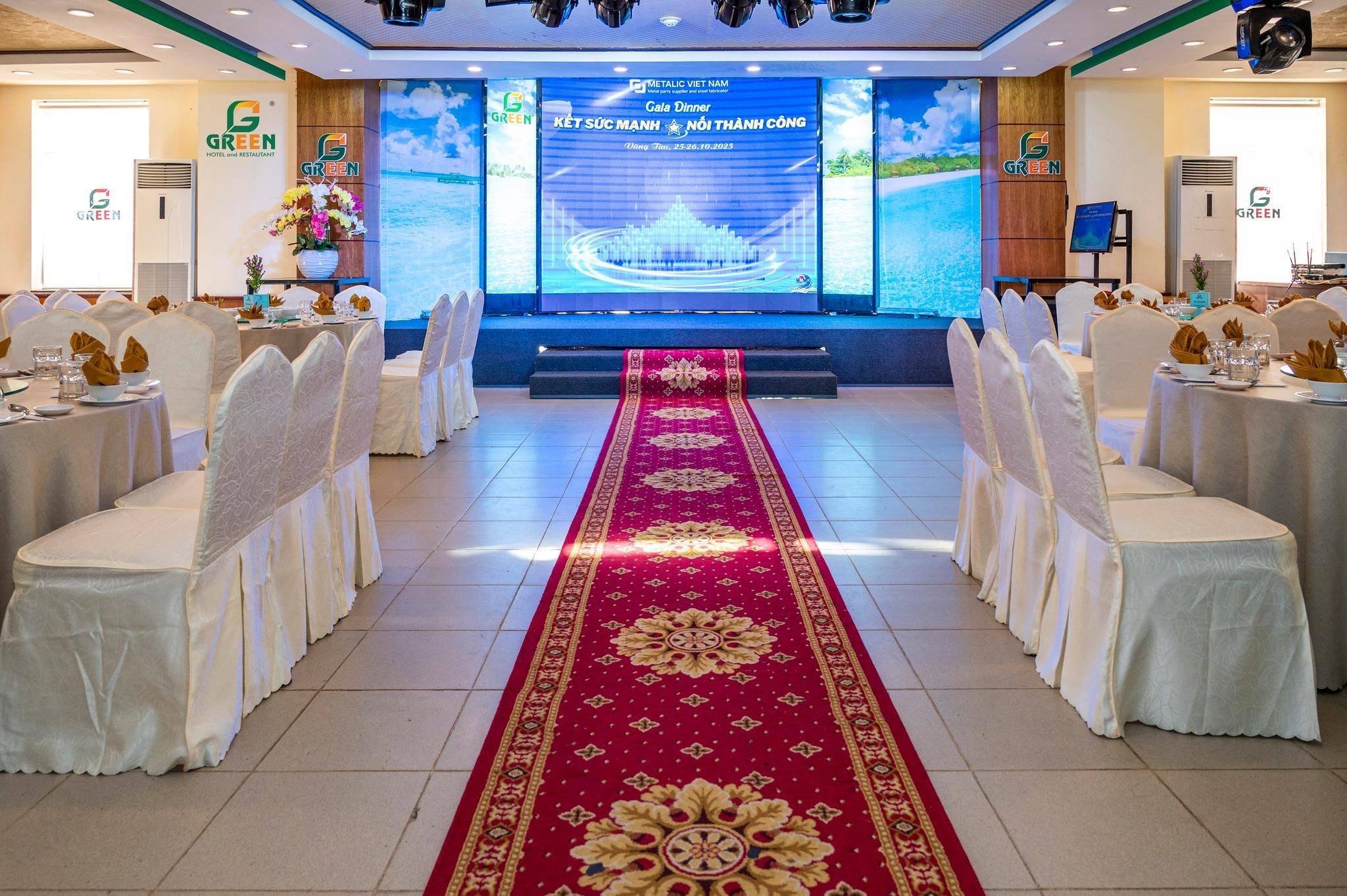 Banquet hall