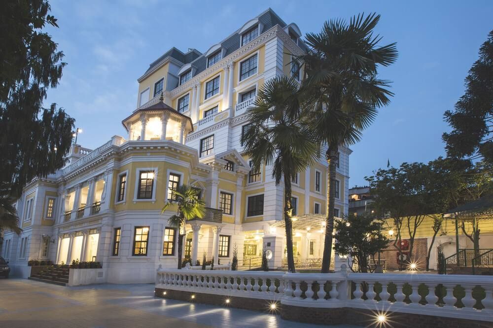 Building Photo