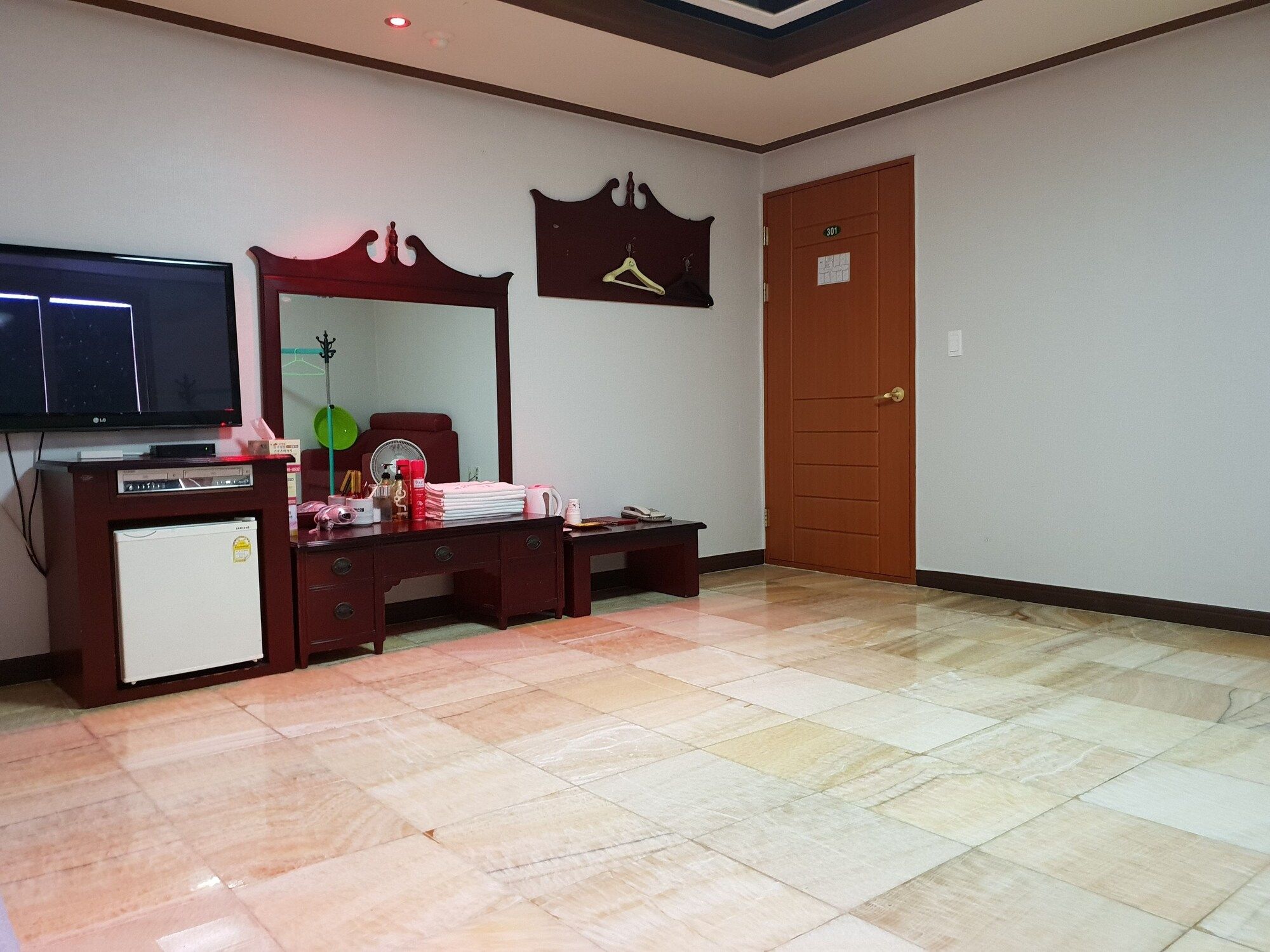 Room amenity