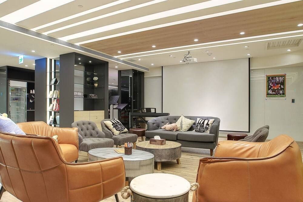 Lounge Photo