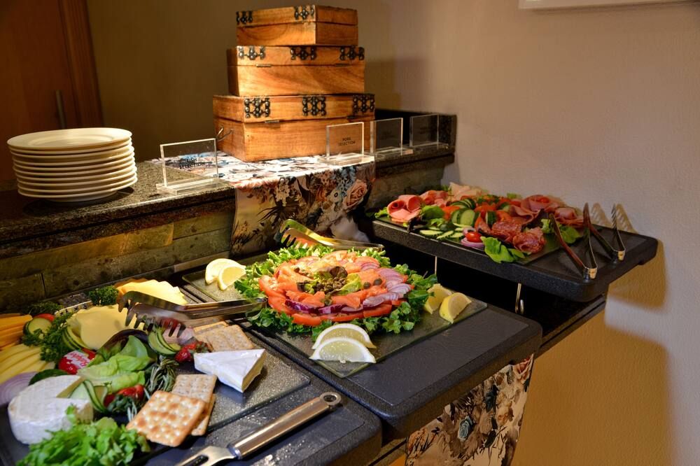 Buffet Photo