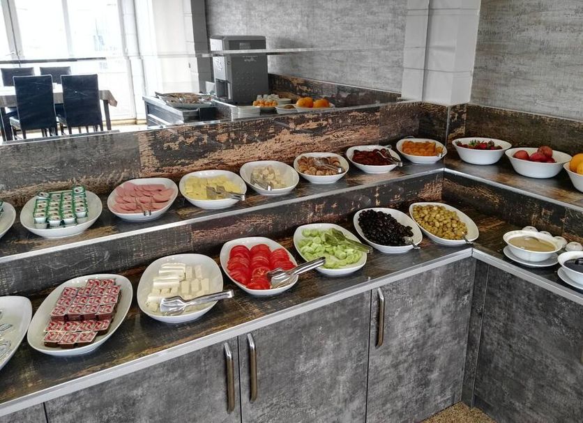 Buffet Photo
