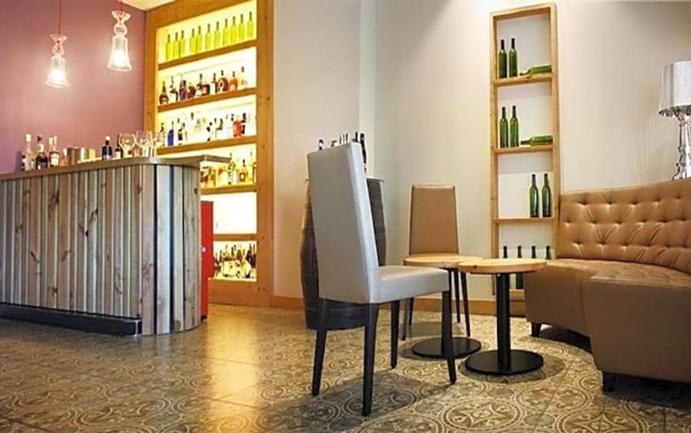 Bar Photo