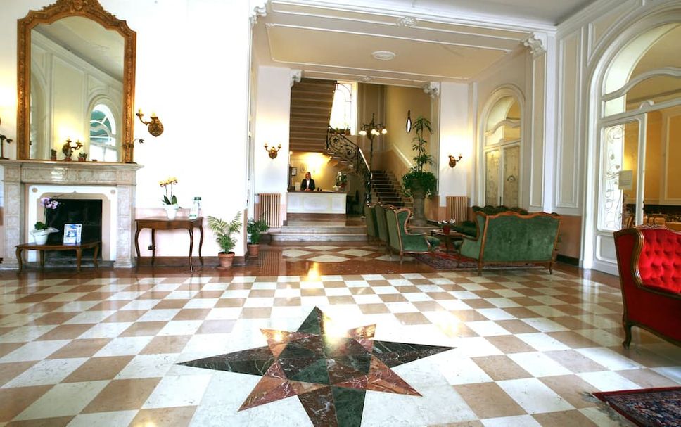 Lobby Photo