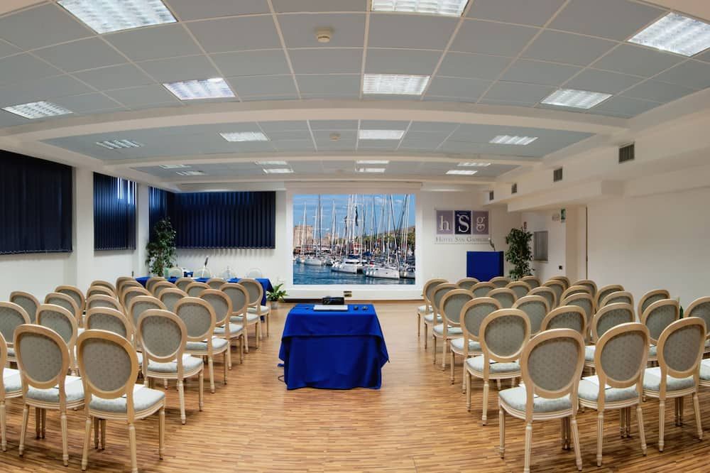 Conference room Photo