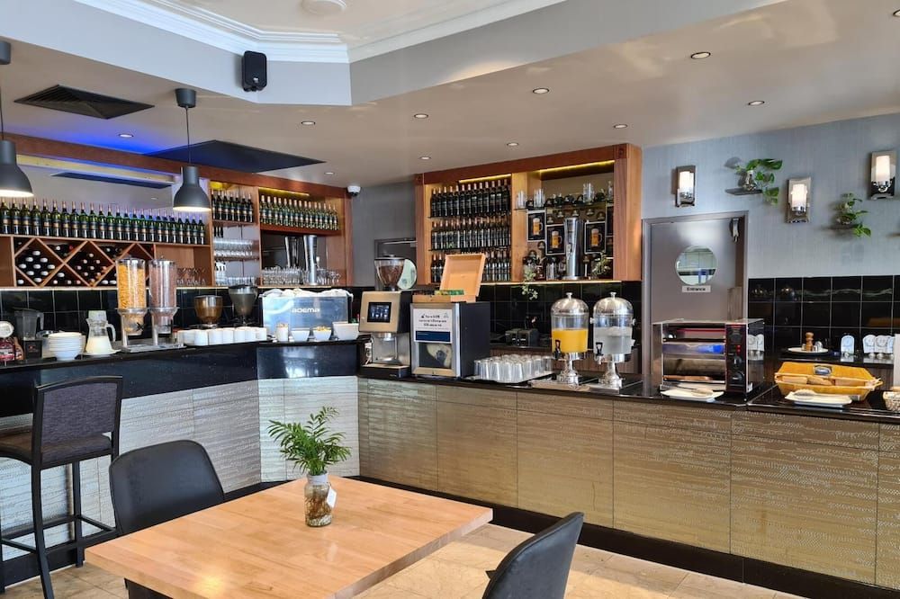 Bar Photo