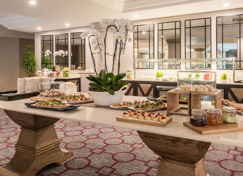 Buffet Photo