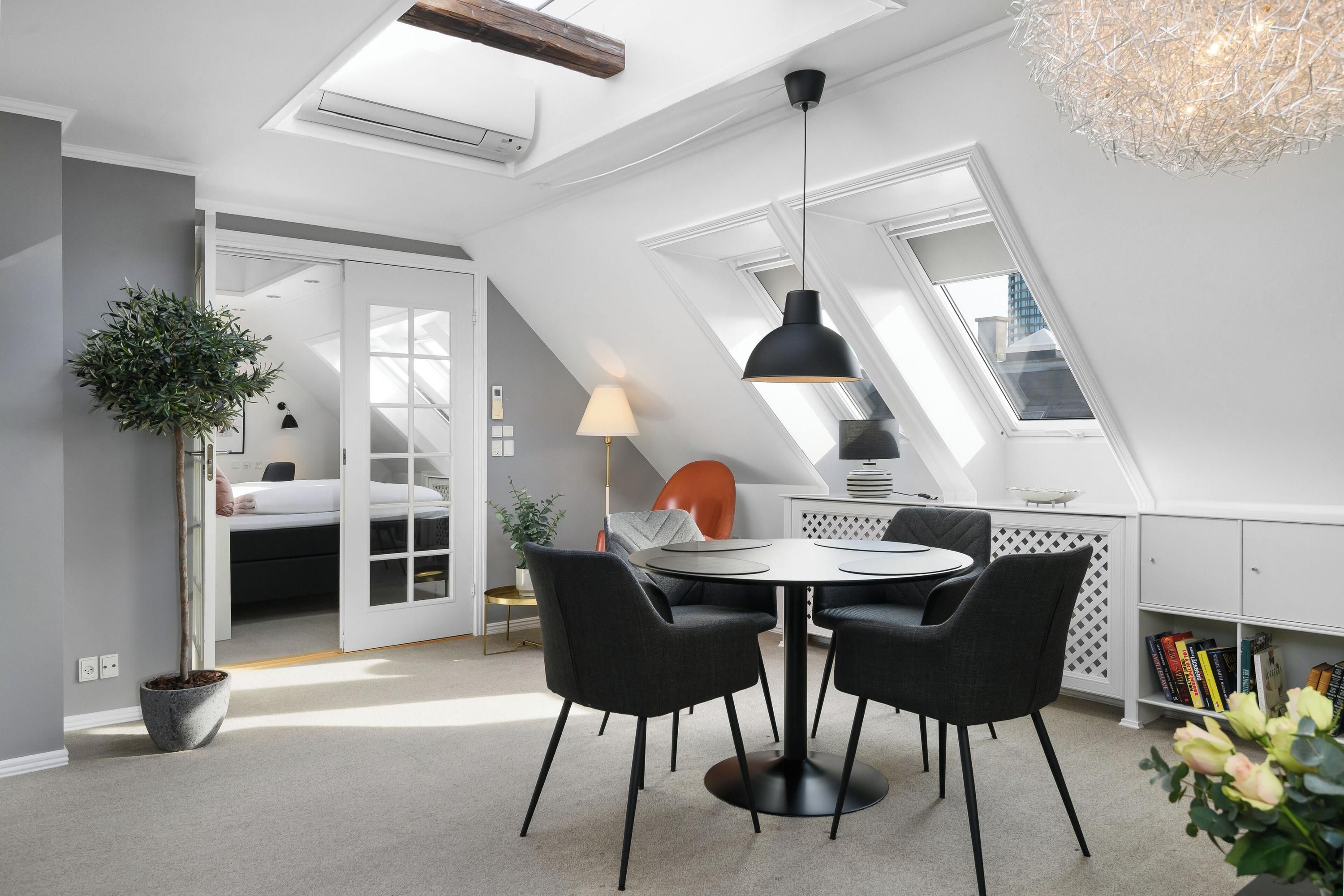 Dining room Photo