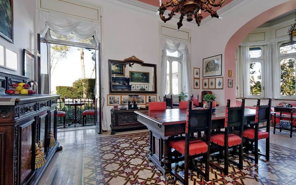 Dining room Photo