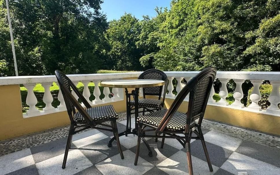 Balcony Photo