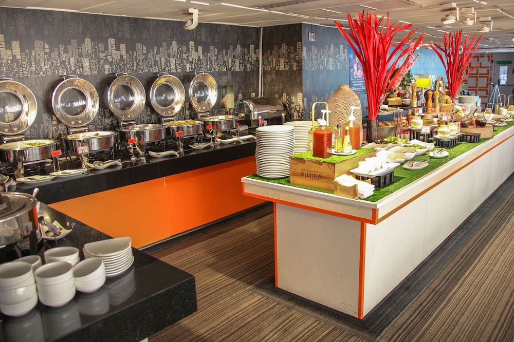 Buffet Photo