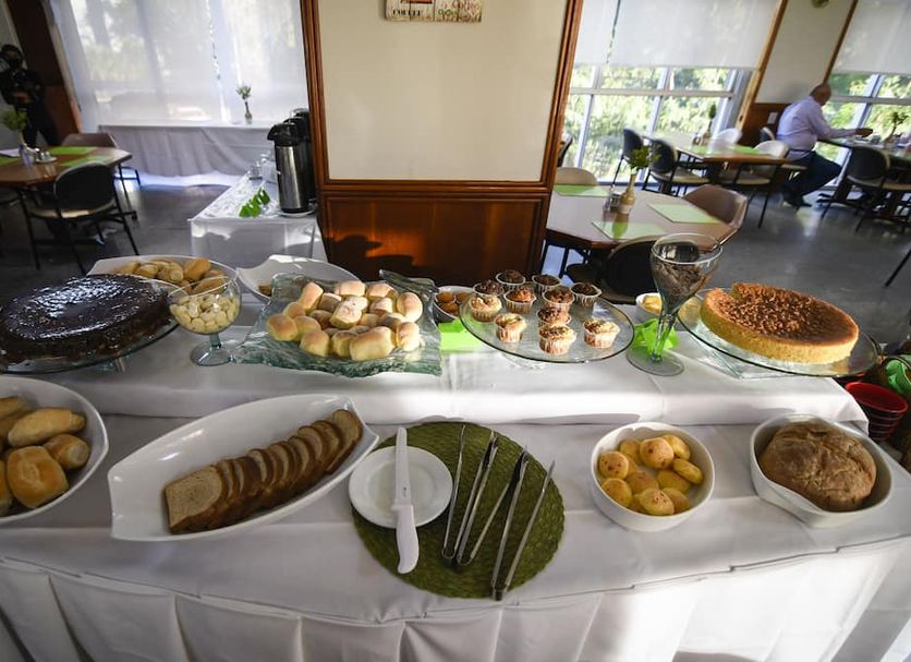 Buffet Photo