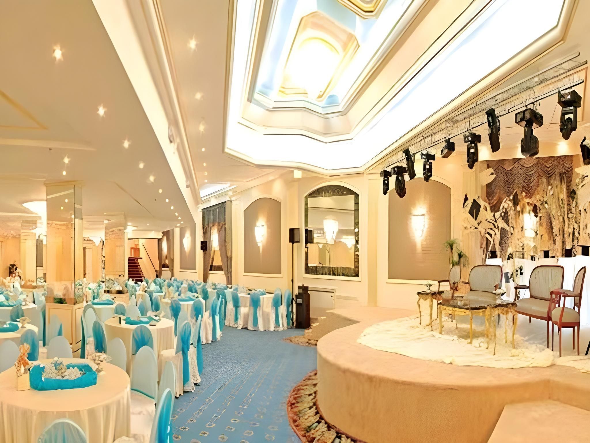 Banquet hall