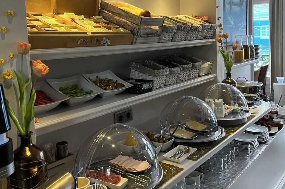 Buffet Photo