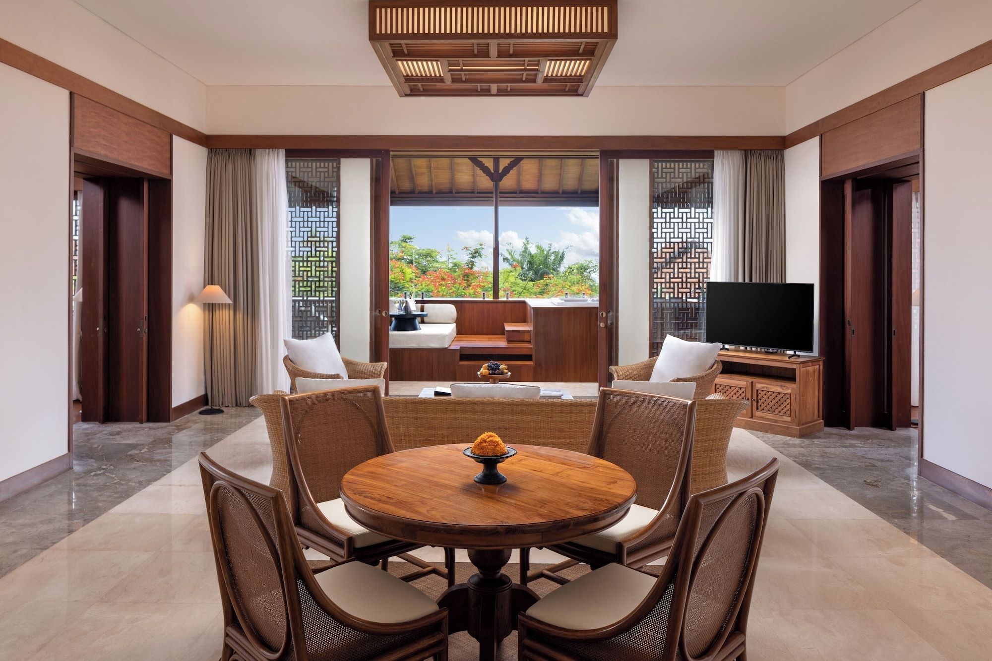 Dining room Photo