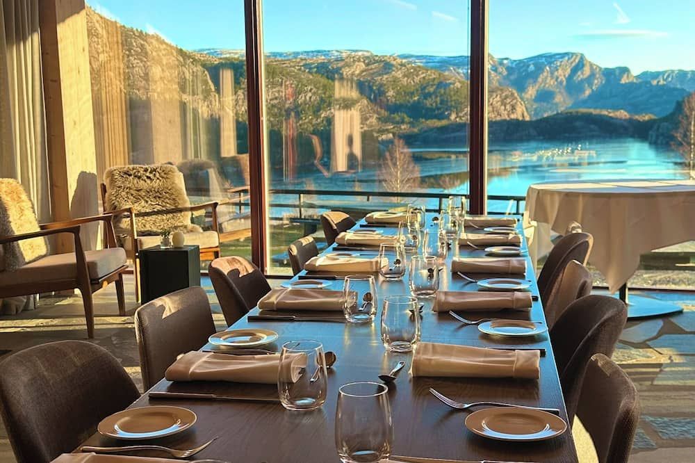 Restaurant Photo