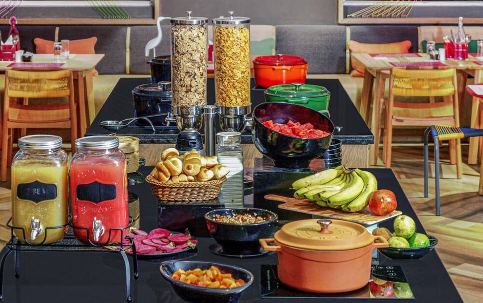Buffet Photo