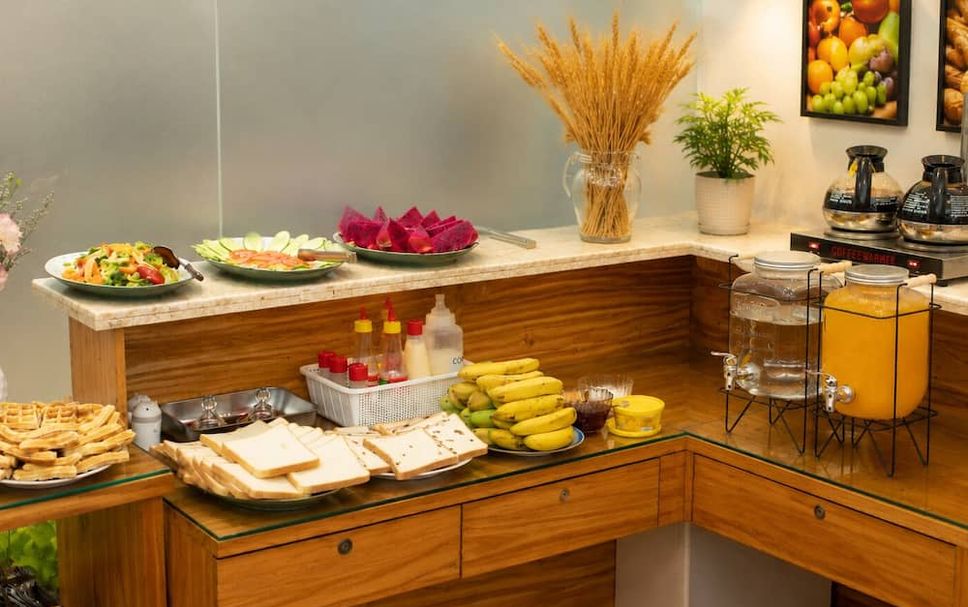 Buffet Photo