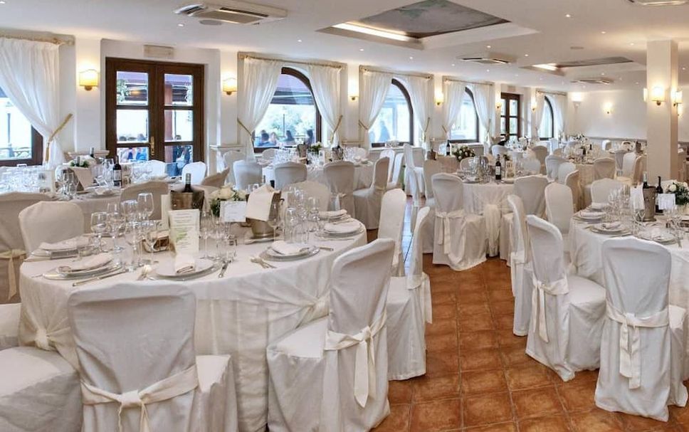 Banquet hall Photo