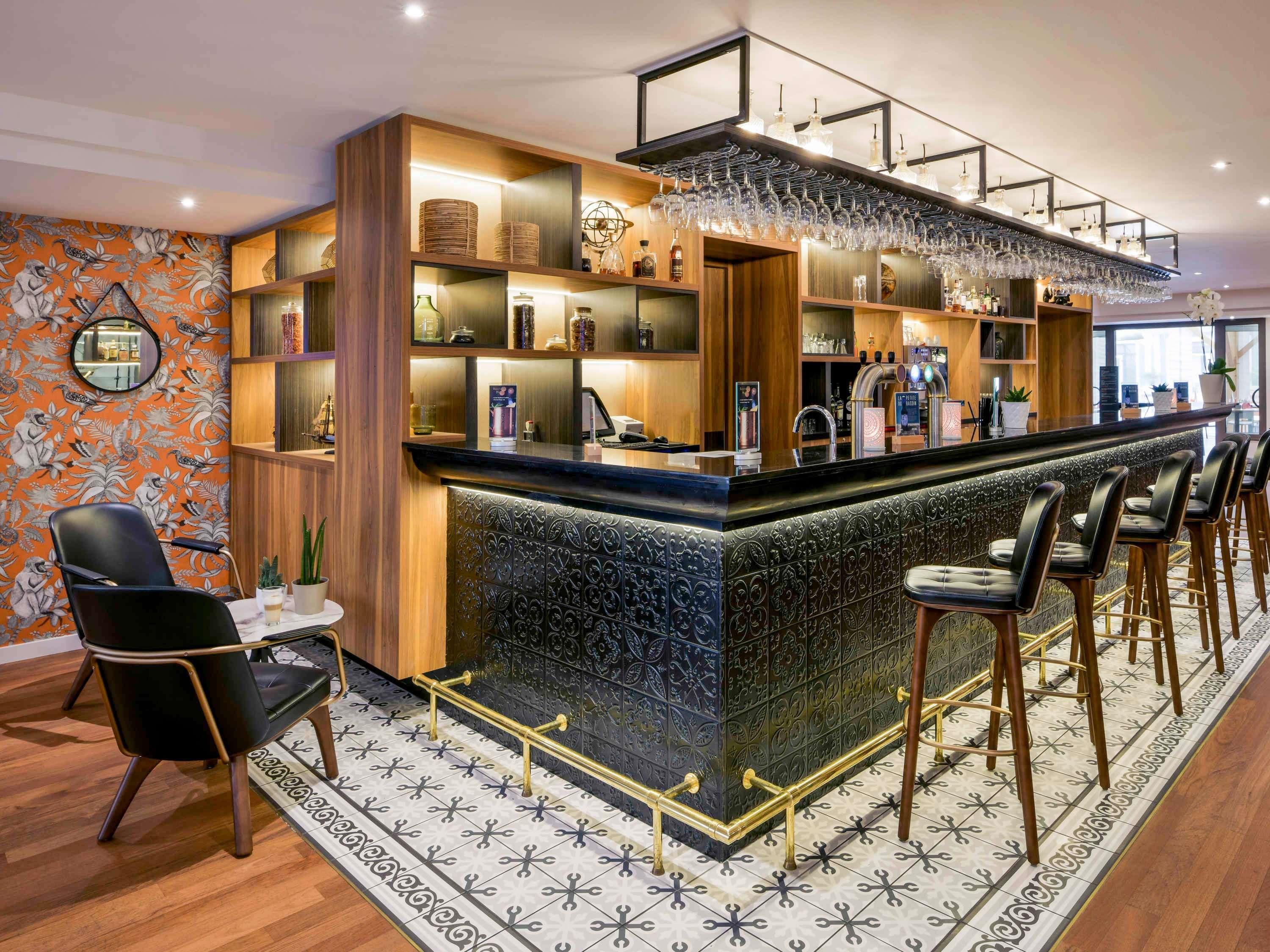 Bar Photo