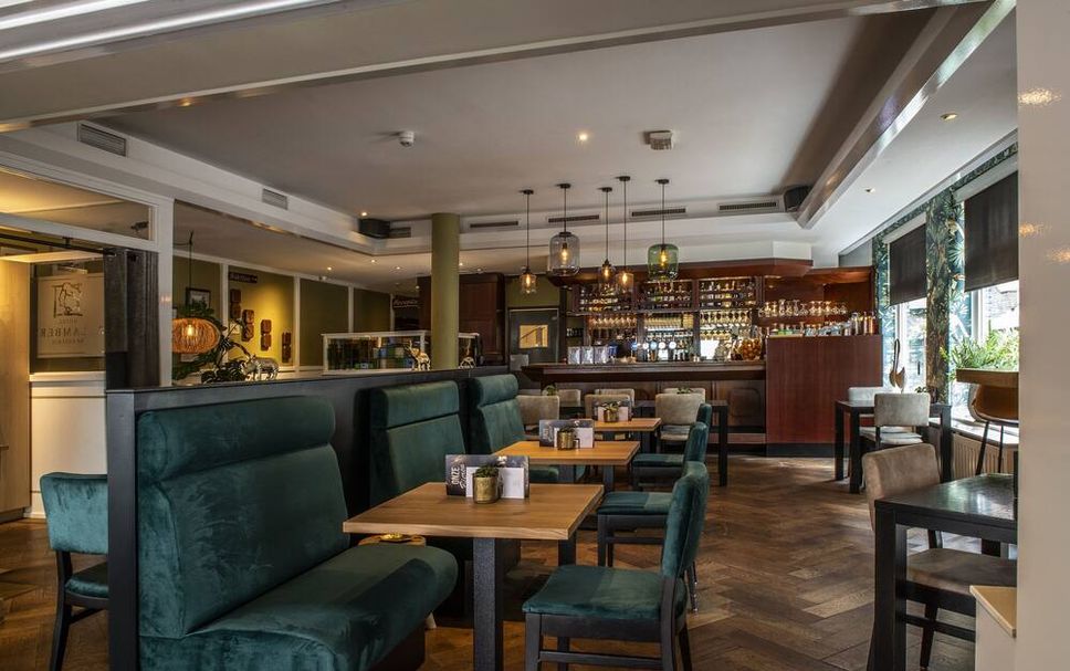 Restaurant Photo