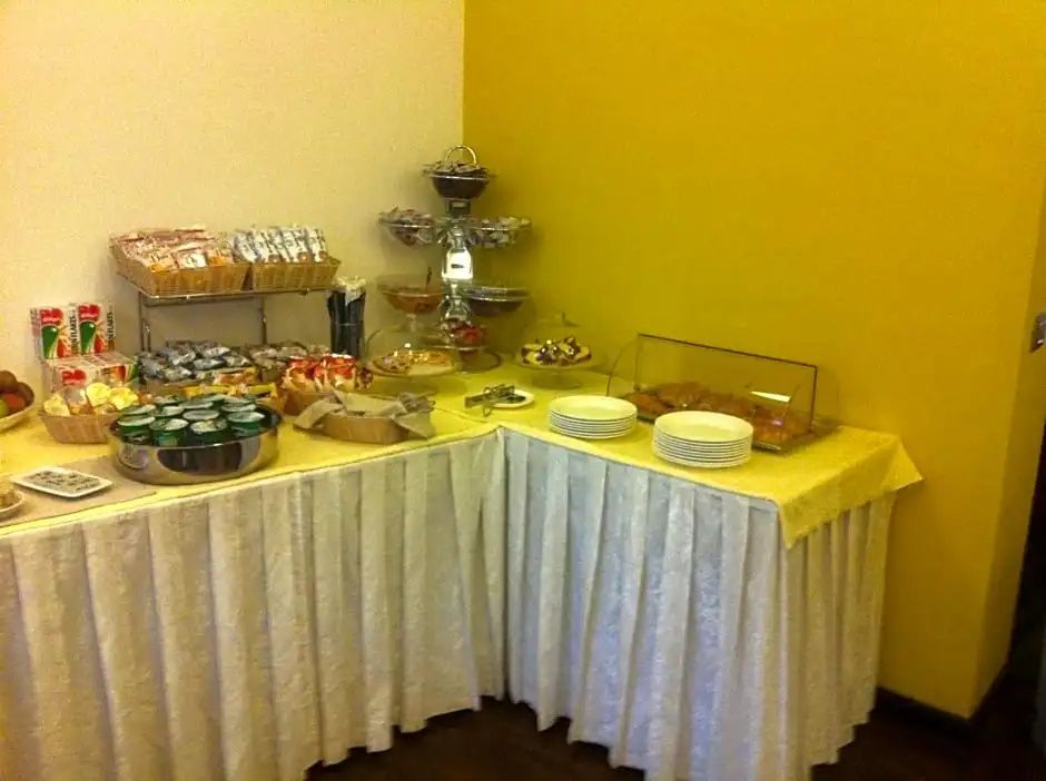 Buffet Photo