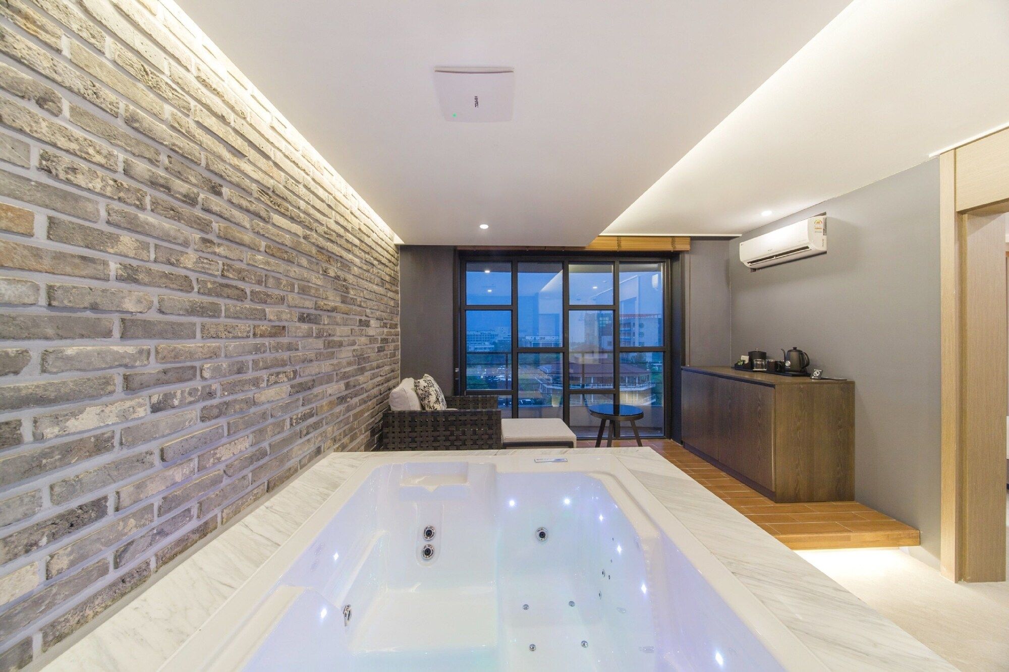 Room amenity