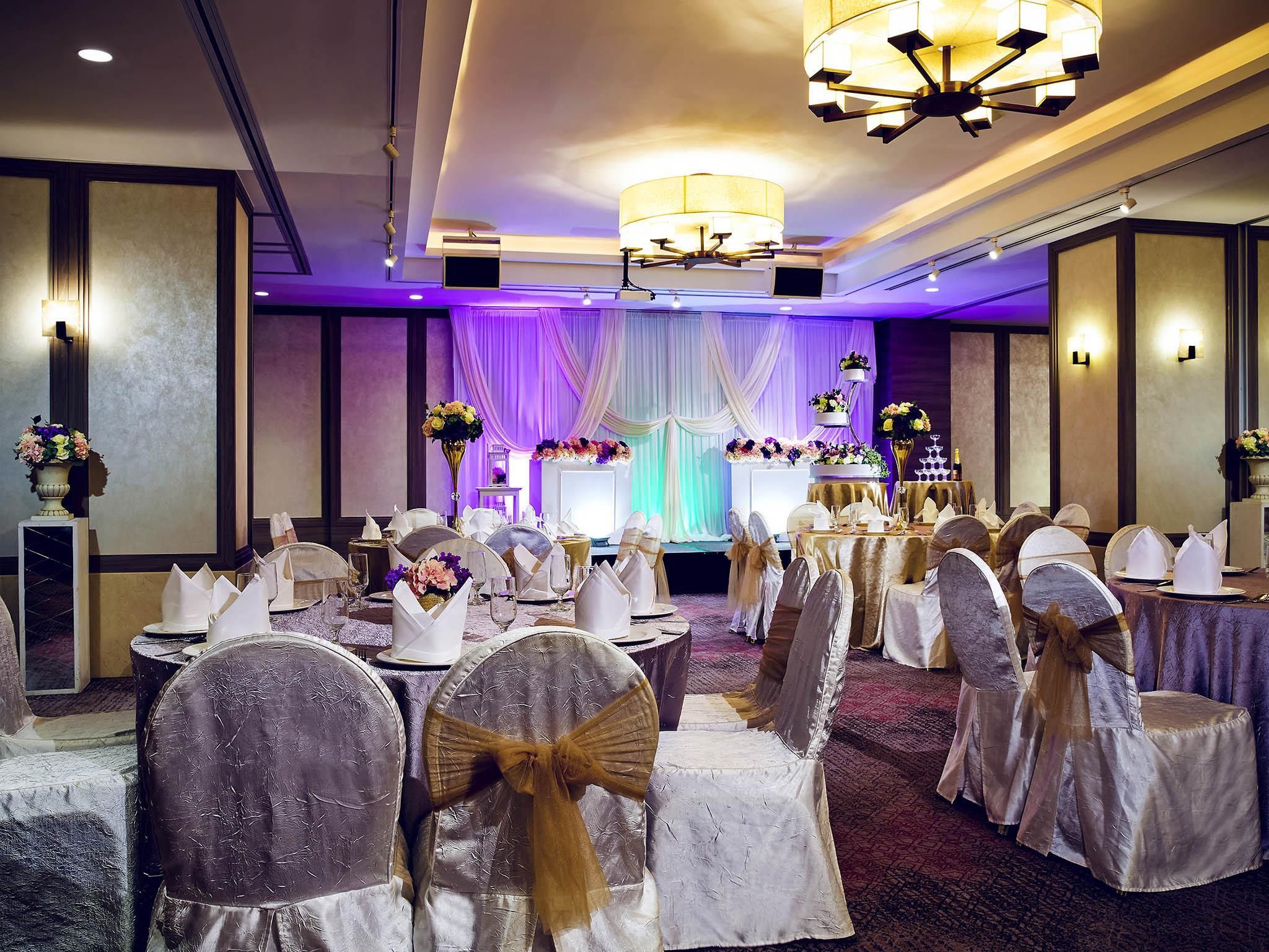 Banquet hall