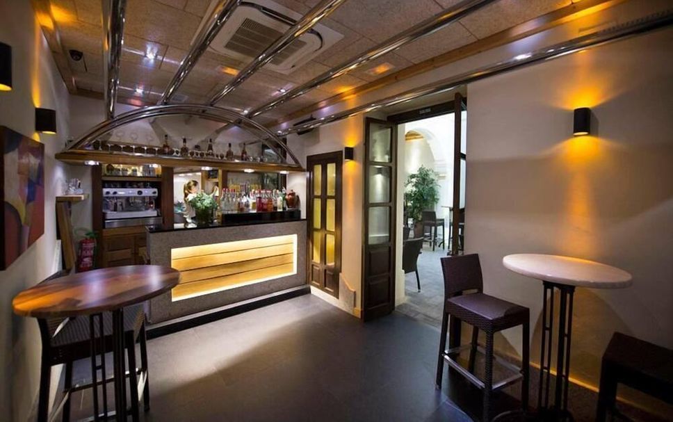 Bar Photo