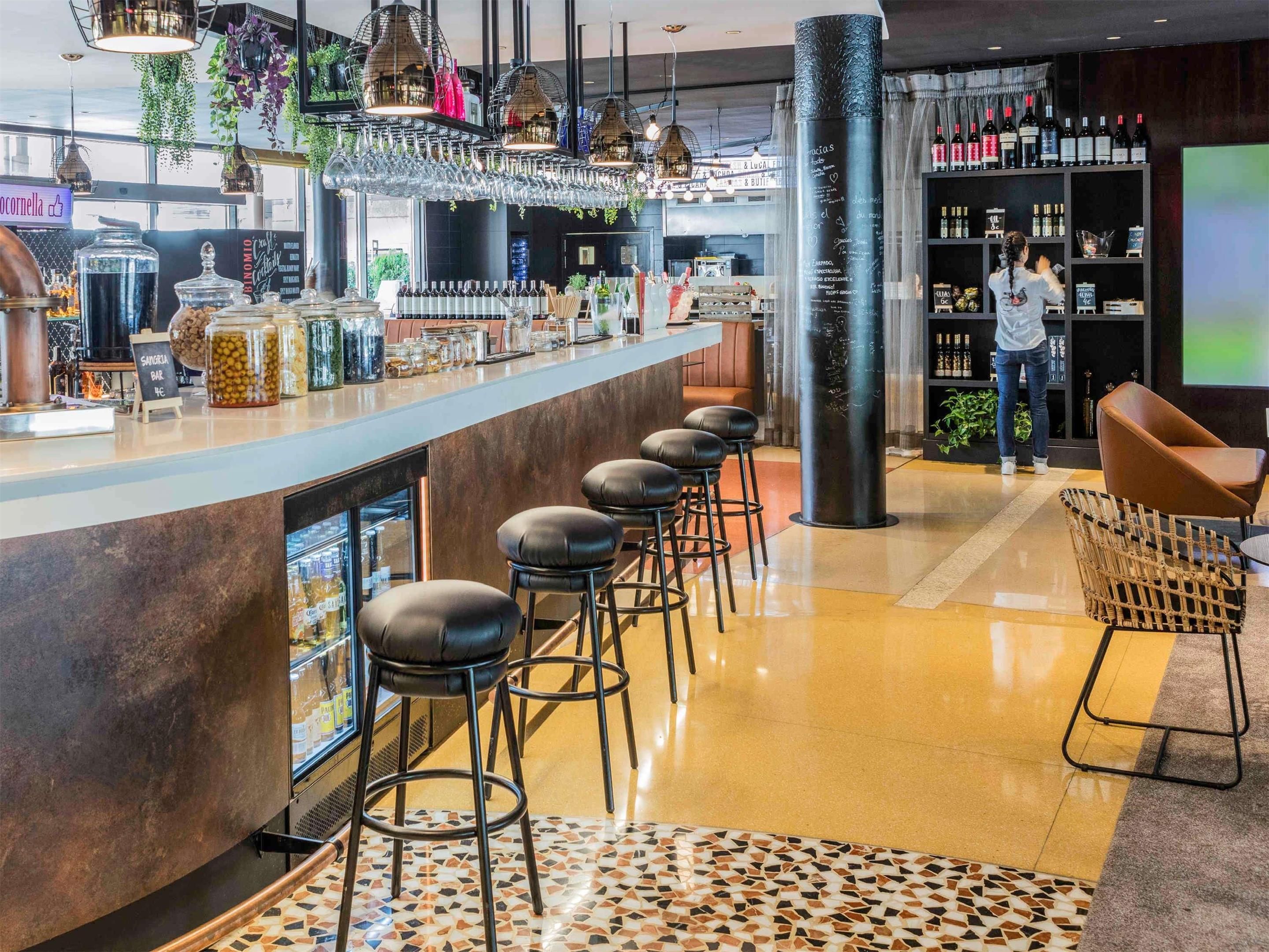 Bar Photo