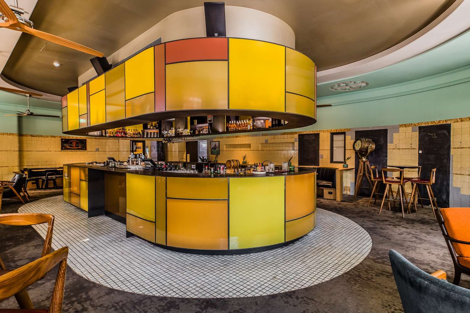 Bar