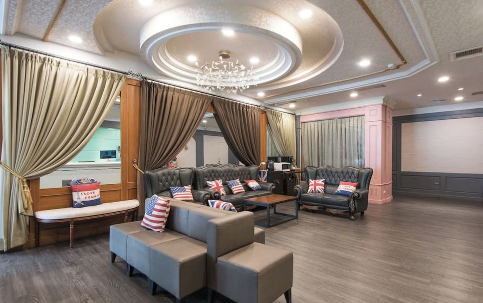 Lounge Photo