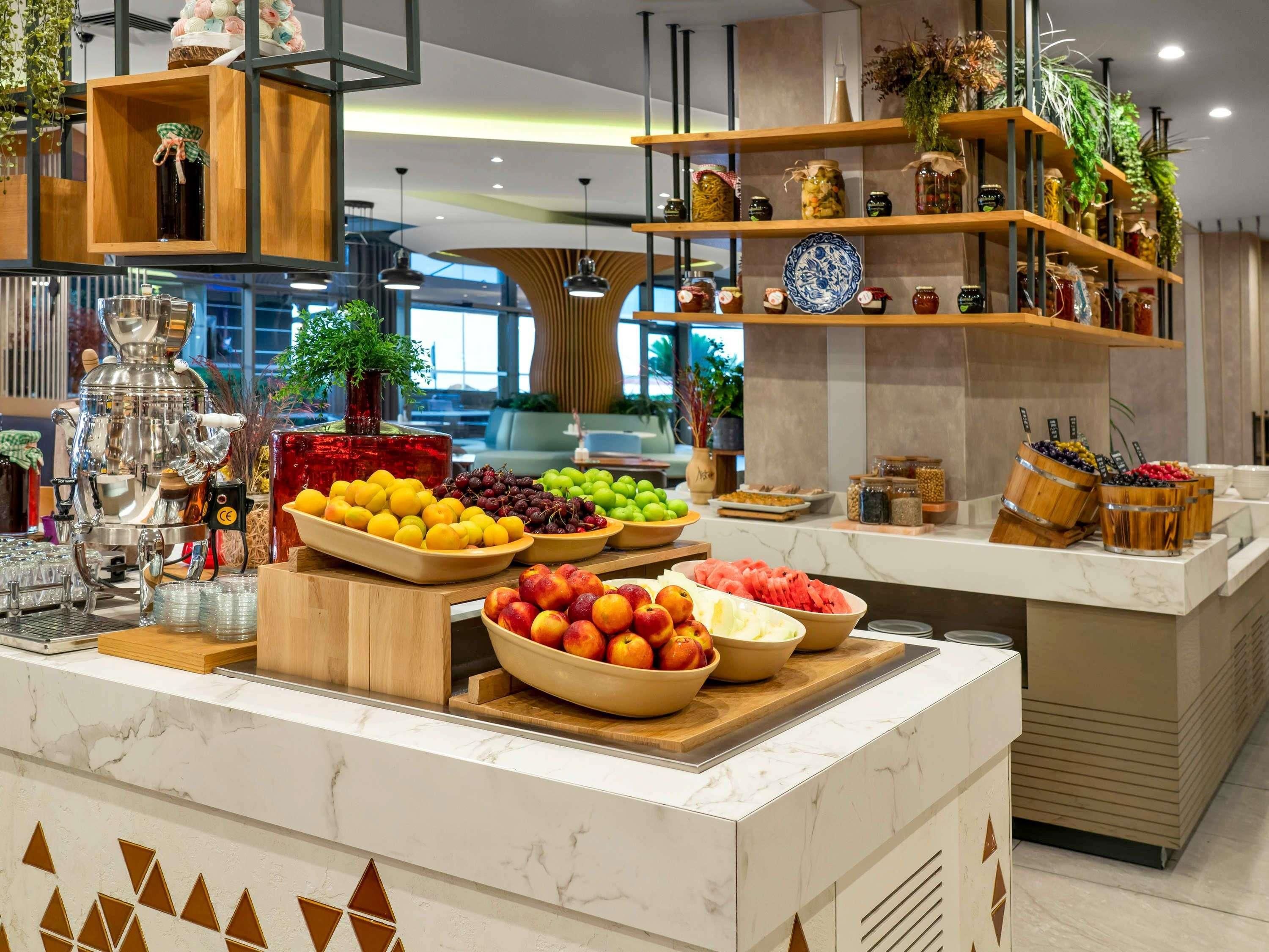 Buffet Photo
