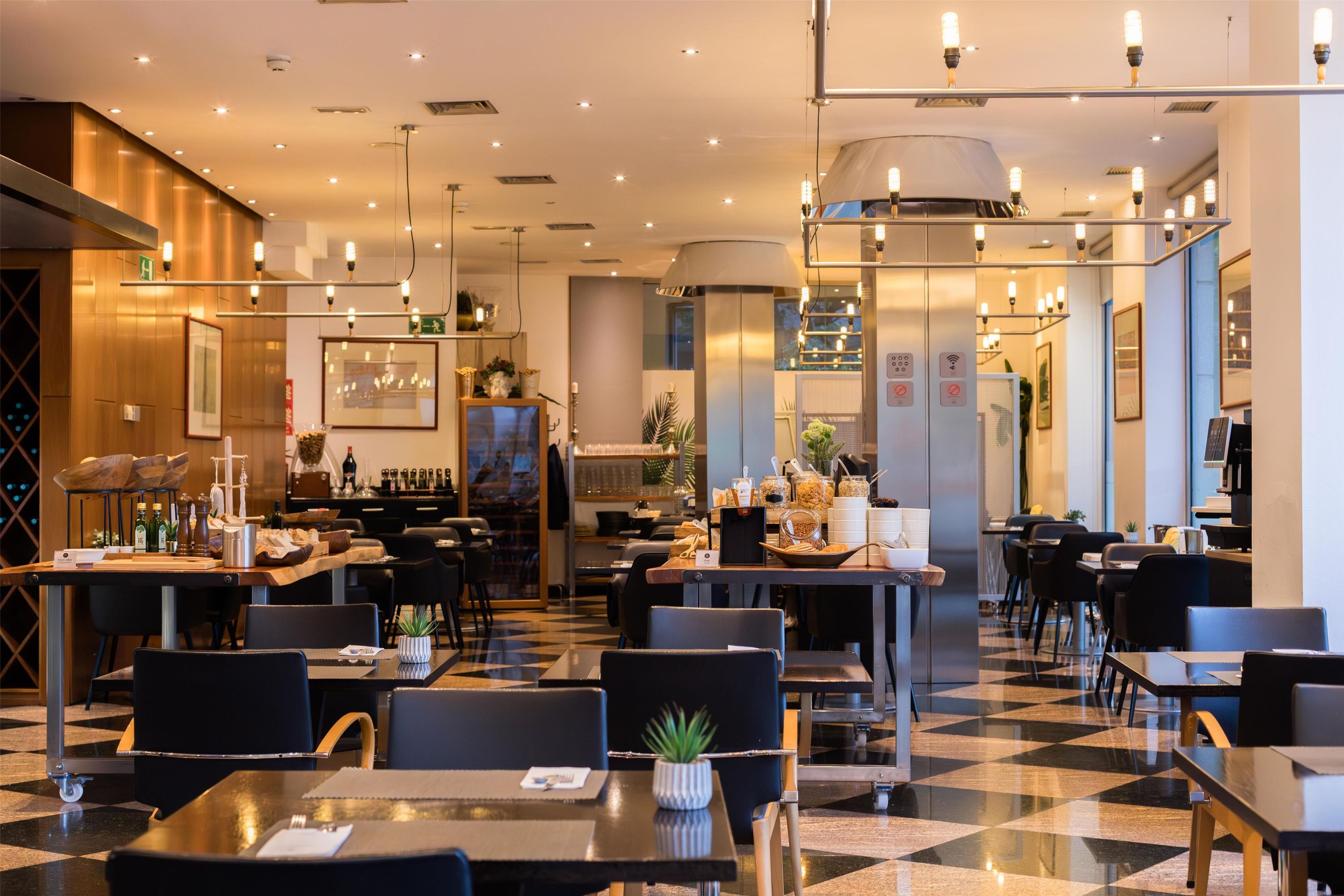 Restaurant Photo